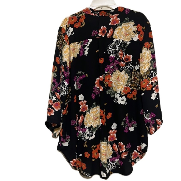 Wishful Park, Roll Tab Sleeves, Floral Print, V-Neckline Top, Multi, Size Large - Picture 2 of 6